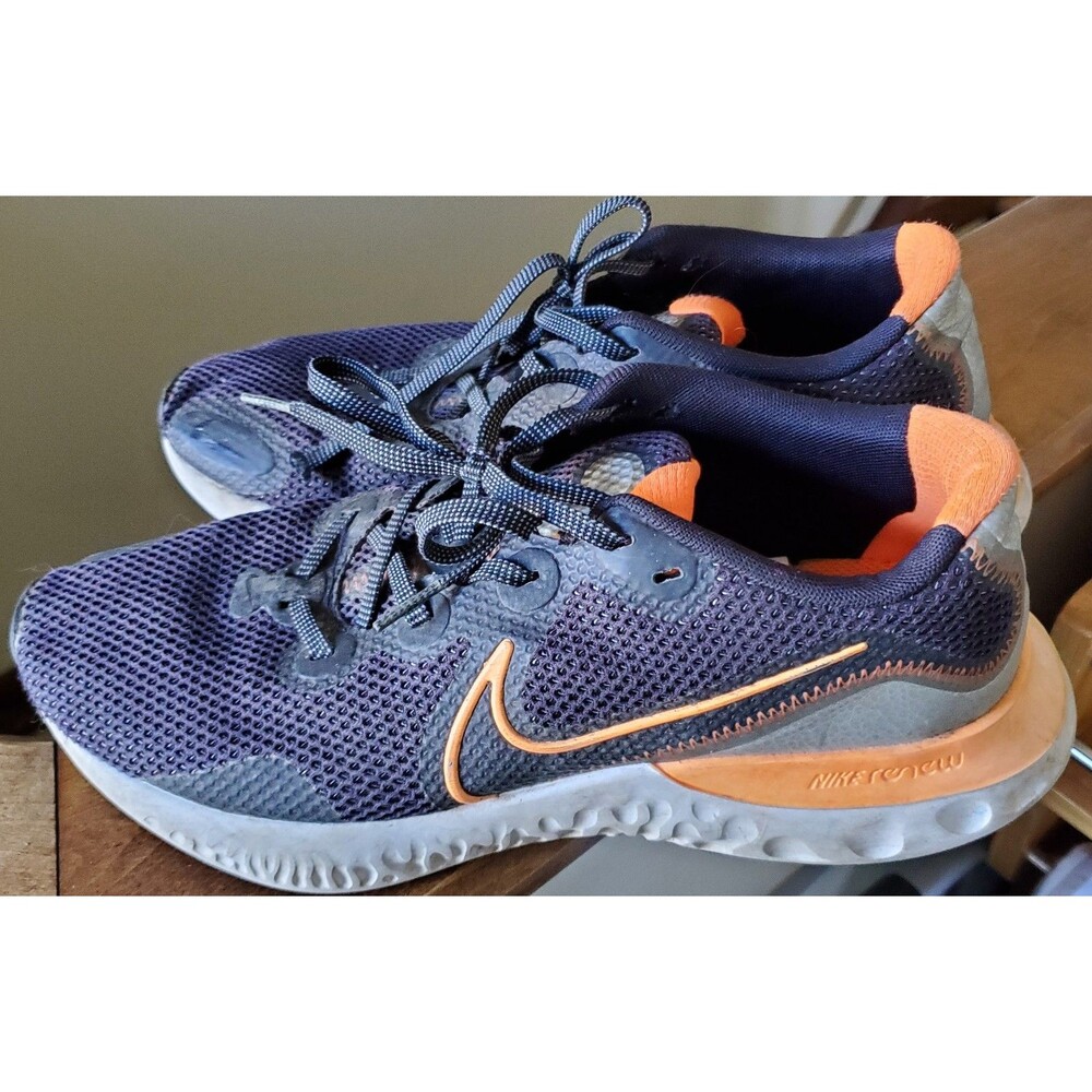 Mens NIKE Renew Athletic Sneakers Size 9